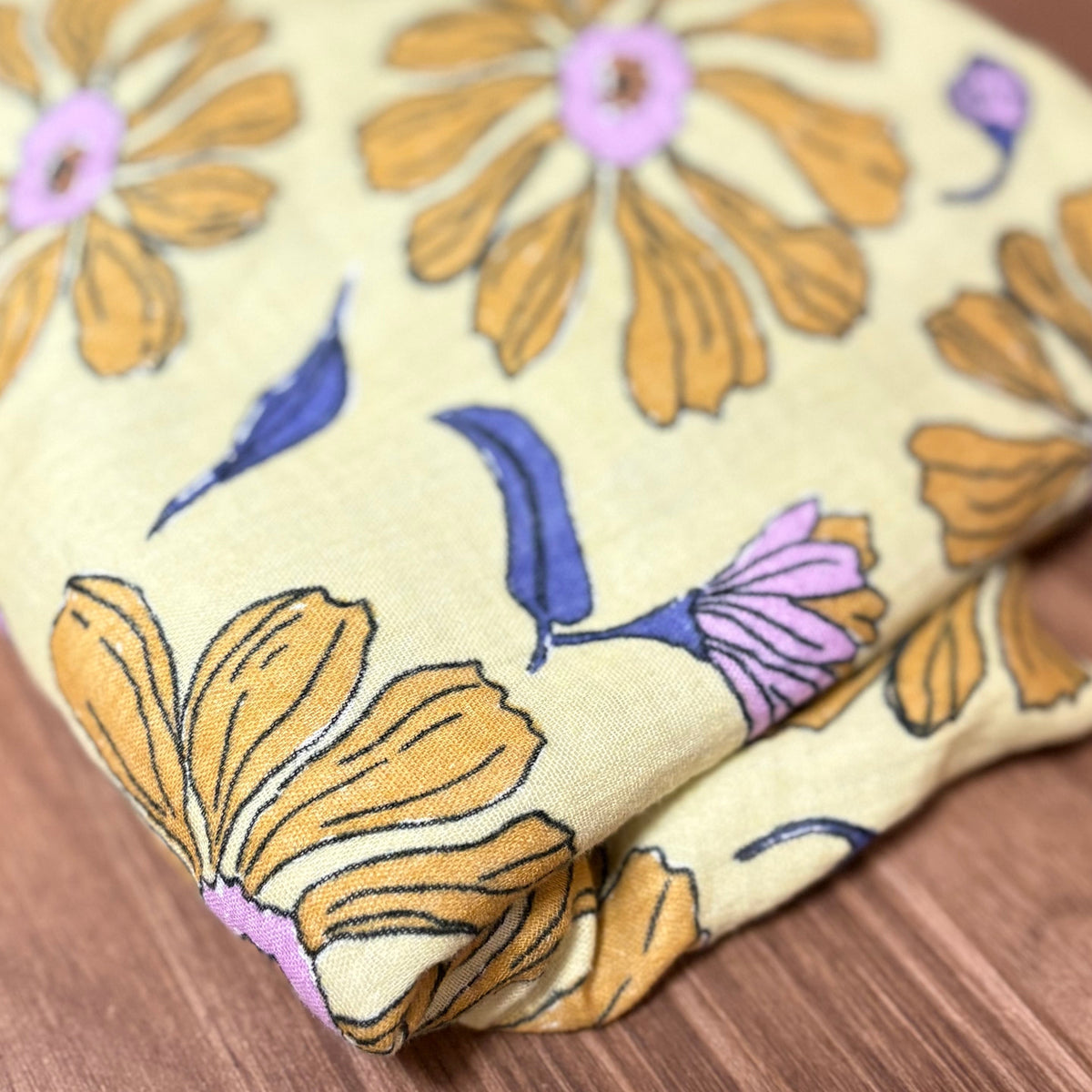 Hydrofiele XL multidoek - swaddle - bloemen - mosterd
