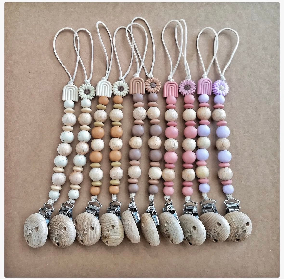Speenkoord Boho - regenboog - bloem - 5 kleuren