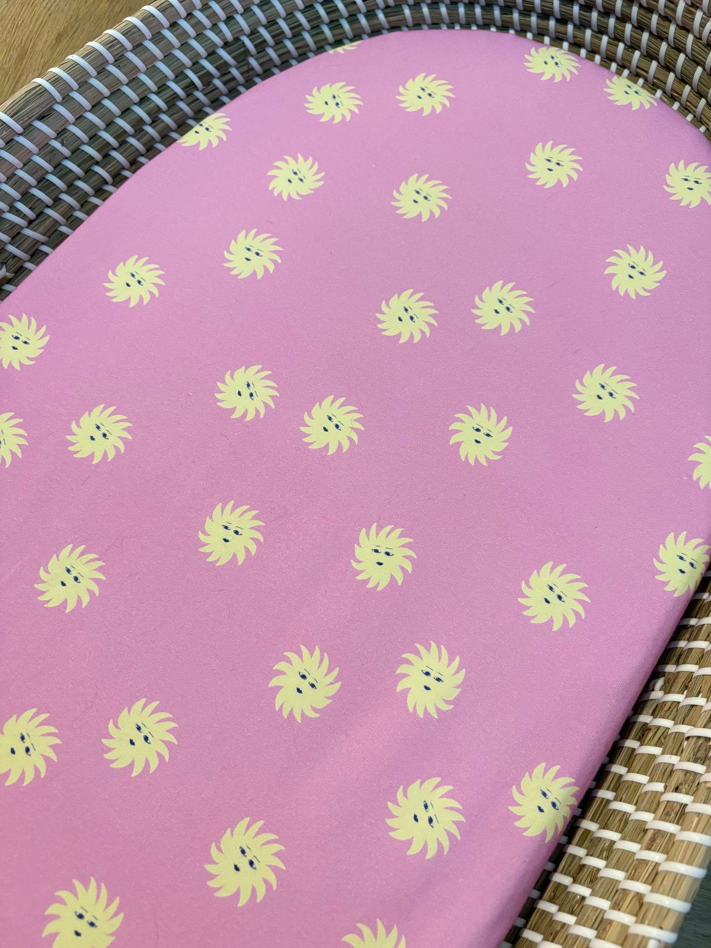 Hoeslaken verschoonmand/kinderwagen - zonnetjes - babypink/pastelgeel