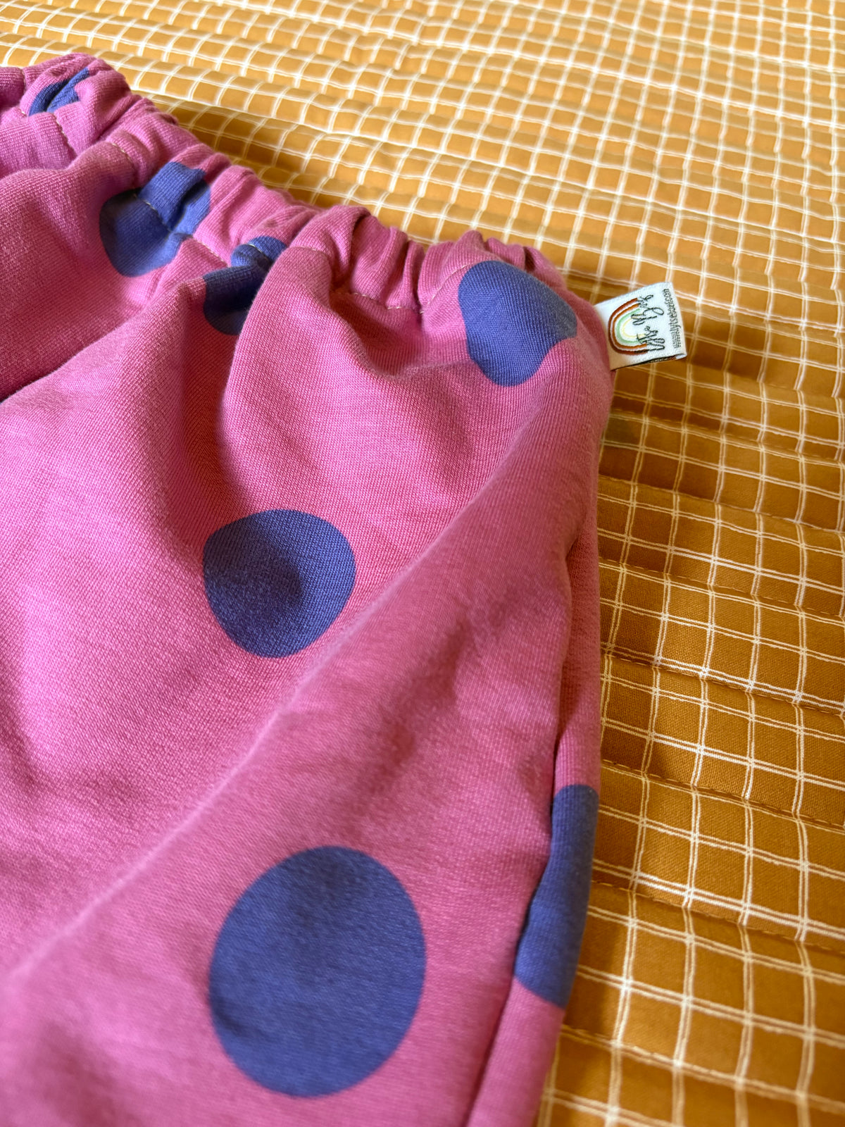 Joggingbroekje - roze - paarse stippen