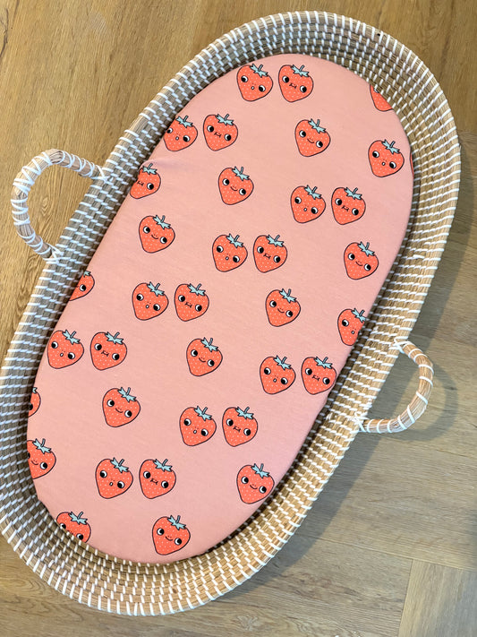 Hoeslaken verschoonmand/kinderwagen - aardbei - peachy pink