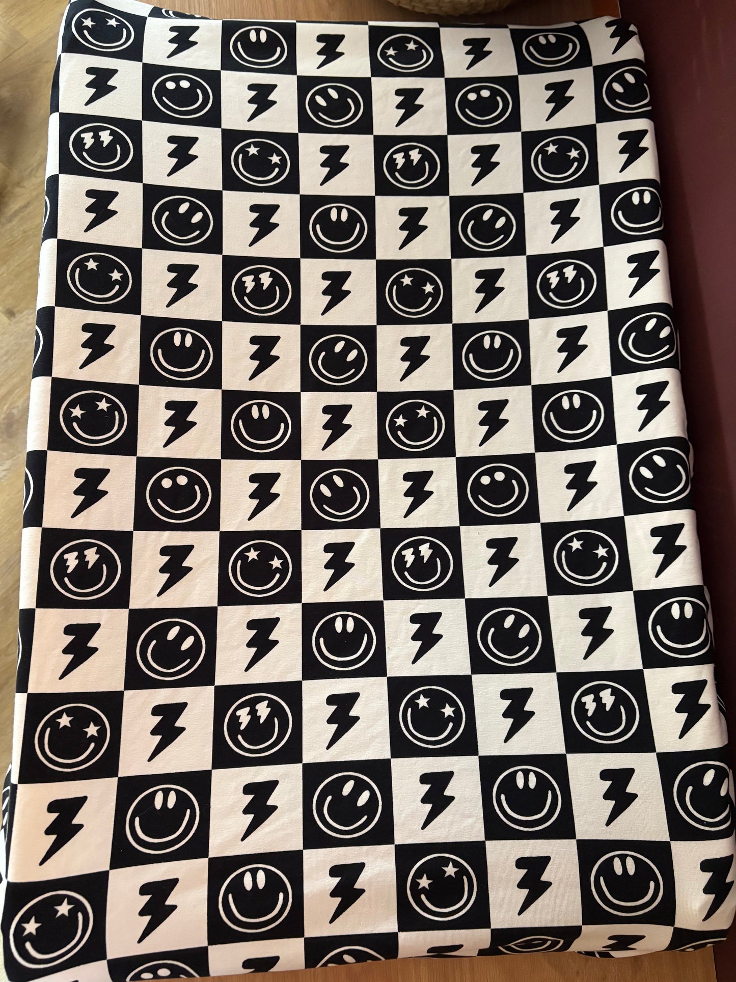 Aankleedkussenhoes - zwart/wit - geblokt/smileys