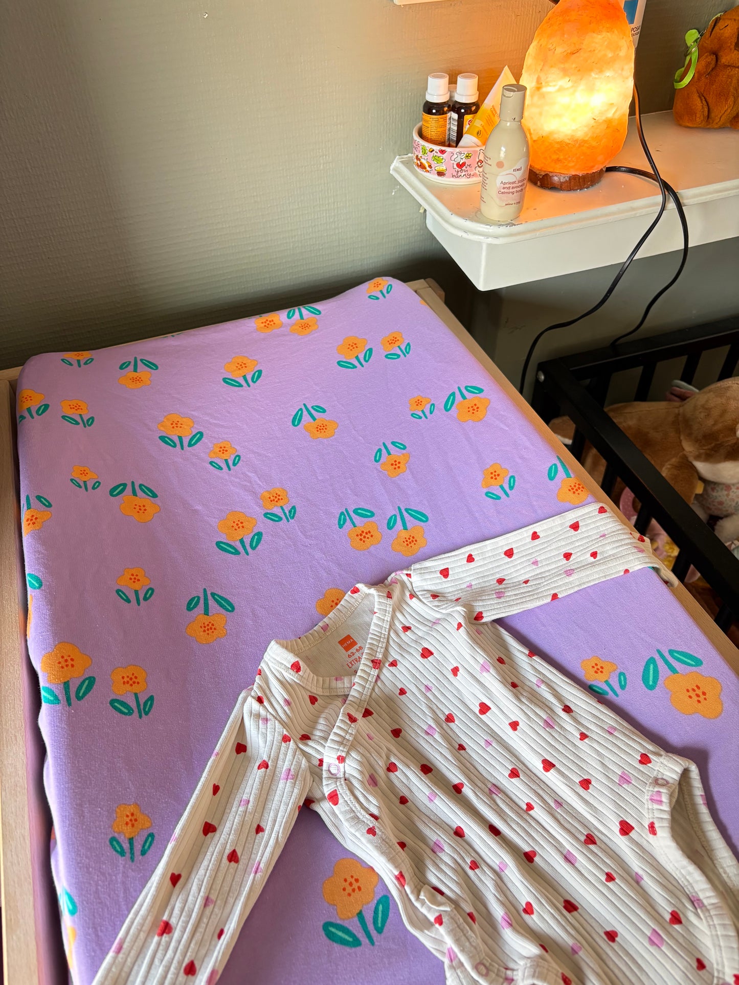 Aankleedkussenhoes - lila/oranje - bloemen