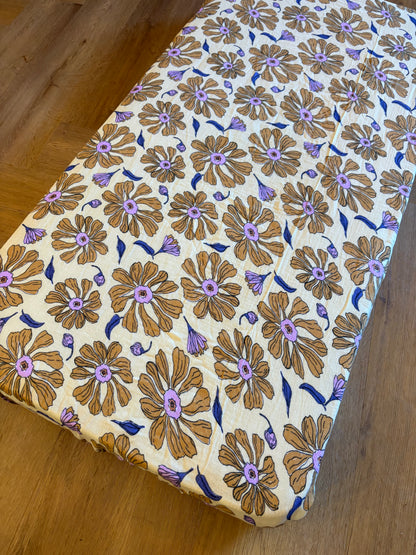 Hoeslaken ledikant 60x120 - hydrofiel - bloemen botergeel/lila