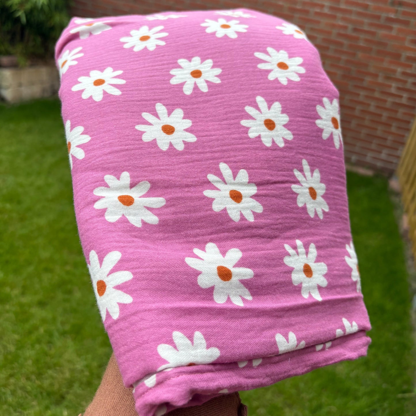 Hydrofiele XL multidoek - swaddle - roze - madeliefjes