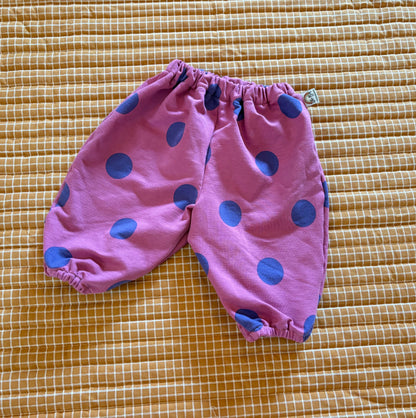 Joggingbroekje - roze - paarse stippen