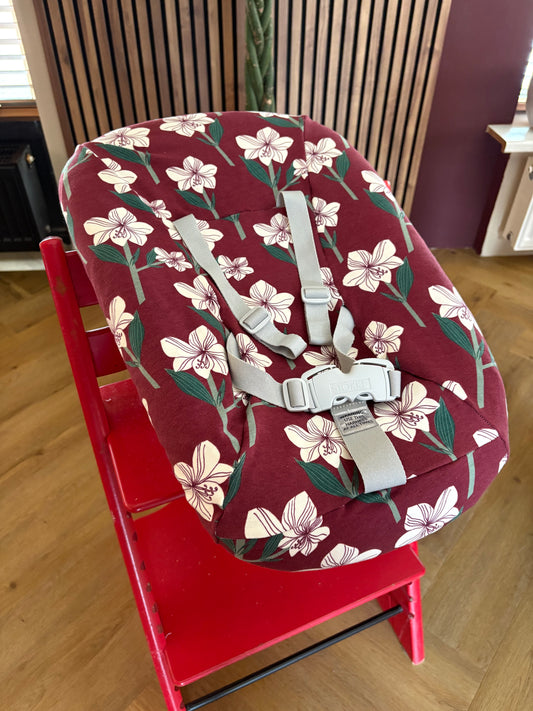 Stokke newbornset hoes - wijnrood bloemen