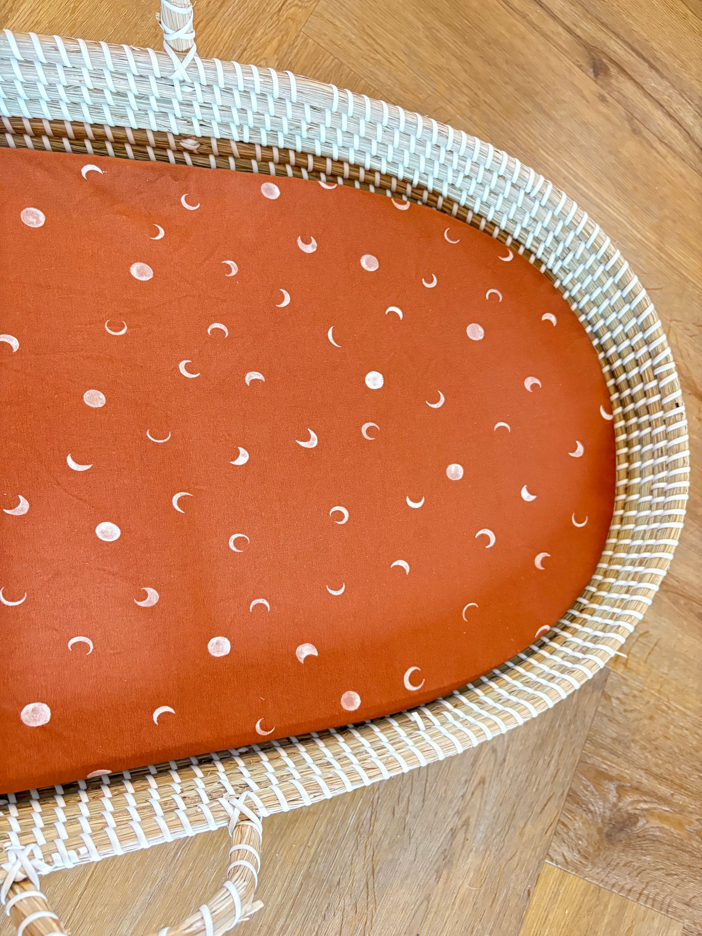 Hoeslaken verschoonmand/kinderwagen - caramel - sterren en maan