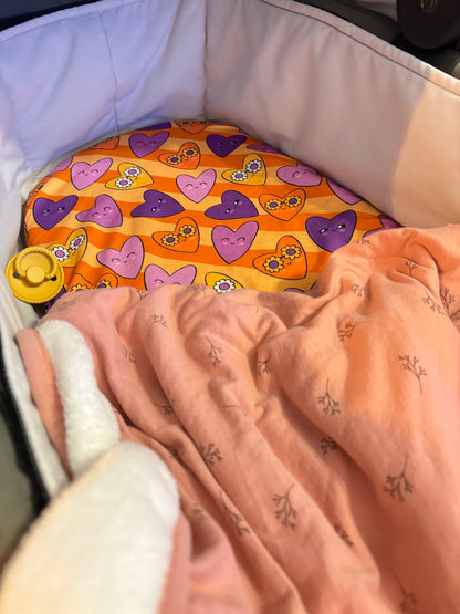 Hoeslaken verschoonmand/kinderwagen - Oranje/lila - hartjes