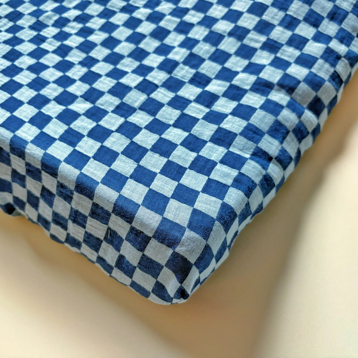 Aankleedkussenhoes - hydrofiel - geblokt - blauw