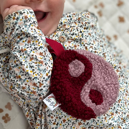 Speendoekje - yin yang - bordeaux/mauve