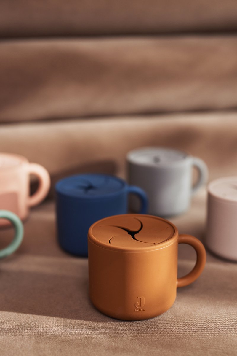 Snack cup