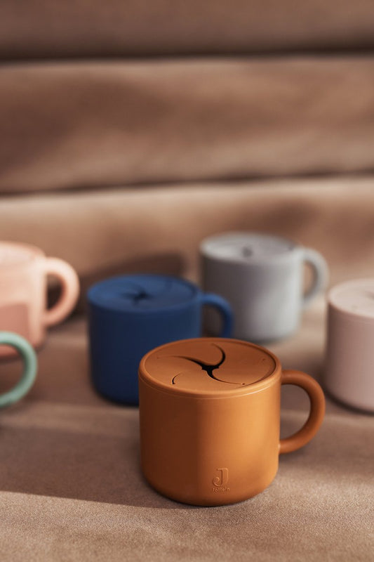 Snack cup